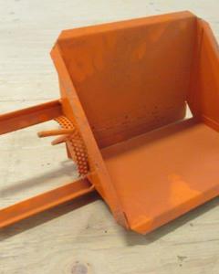 Feeding hopper for cleaner type 3 M&M